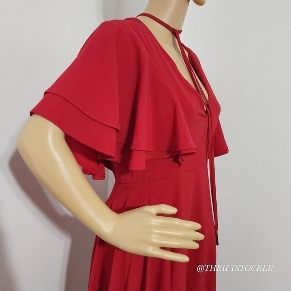 Red Dress With Flowy Sleeves - Picture 4 of 9
